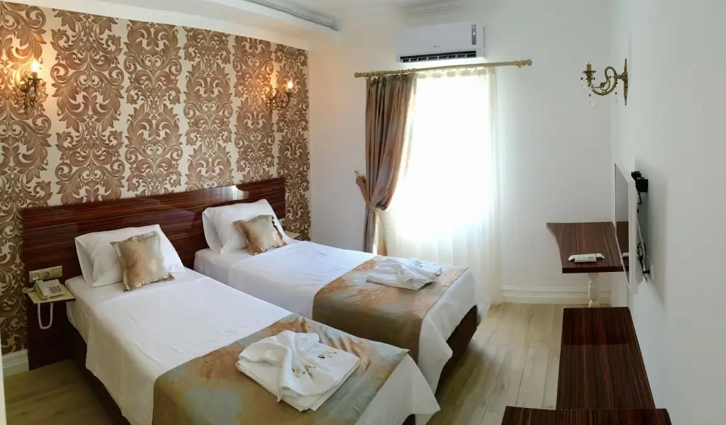 Olivias Group Hotel — фото 1