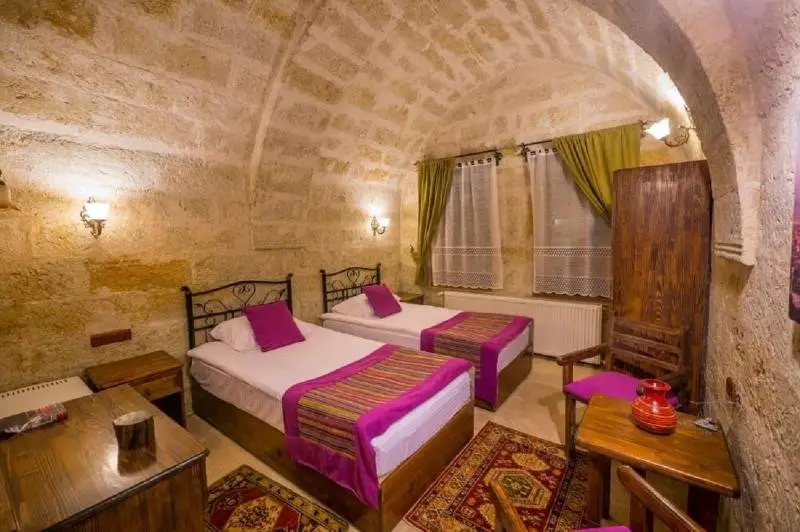 Ургуп: Elif Stone Houses