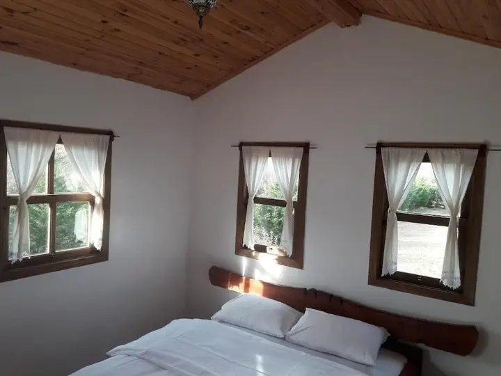 Сайл: Vira Garden House