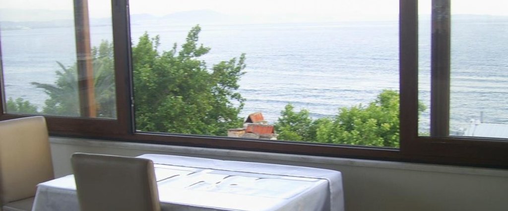 Эдремит: Efeler Otel