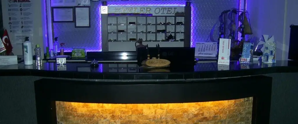 Эдремит: Efeler Otel