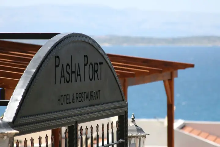 Чешме: Pasha Port Hotel & Restaurant