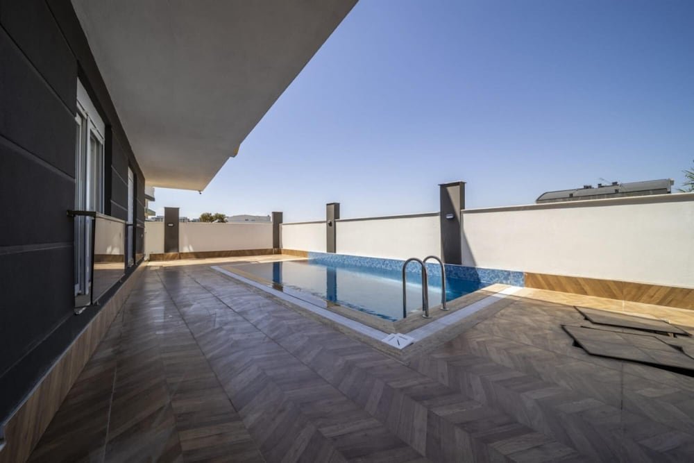 Анталья: Charming Apartment With Pool in Muratpasa Antalya