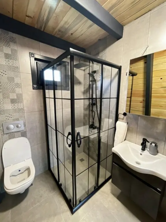 Сакарья: Bungalow With Pool Jacuzzi in Bedroom in Sapanca