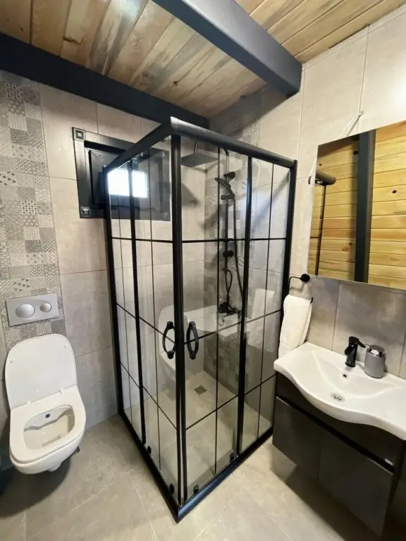 Сакарья: Bungalow With Pool Jacuzzi in Bedroom in Sapanca