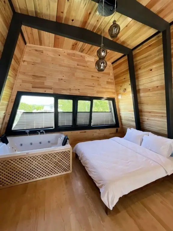 Сакарья: Bungalow With Pool Jacuzzi in Bedroom in Sapanca