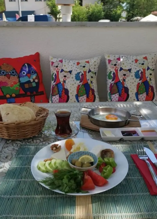 Гунейли: Holifera Hotel