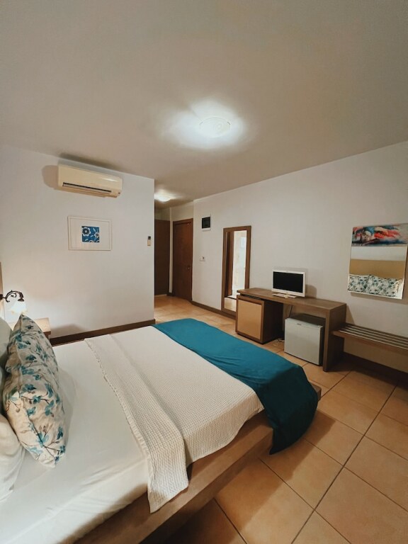 Тюркбюкю: Genc Hotel