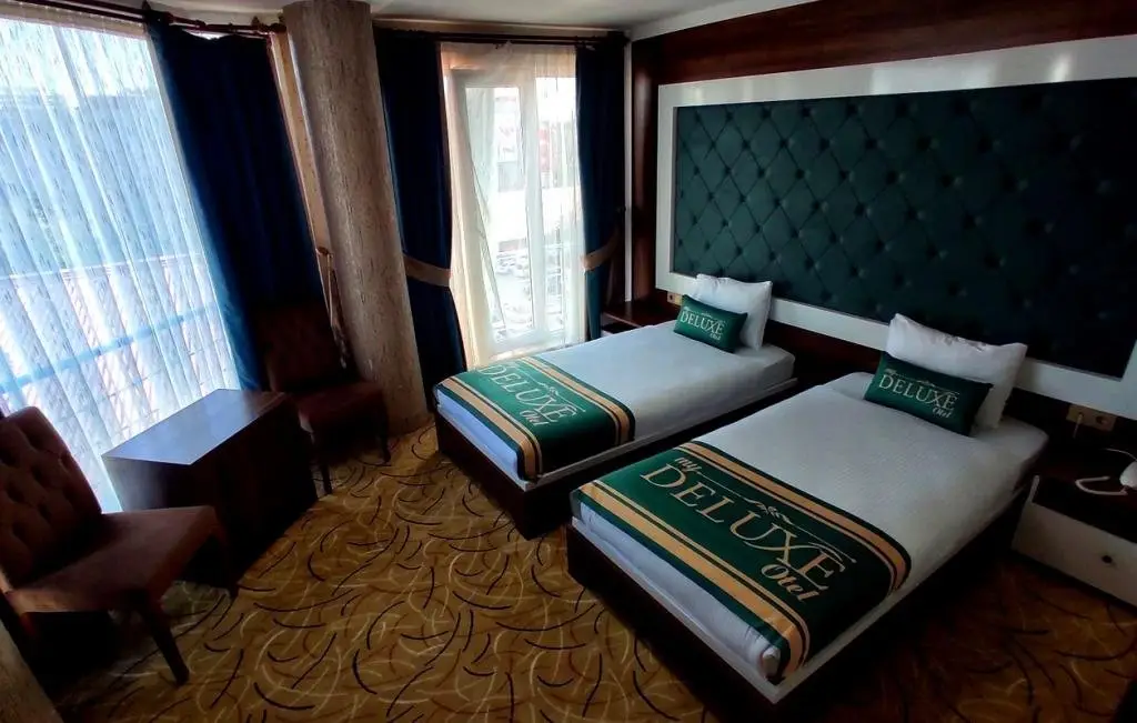 Ван: My Deluxe Otel