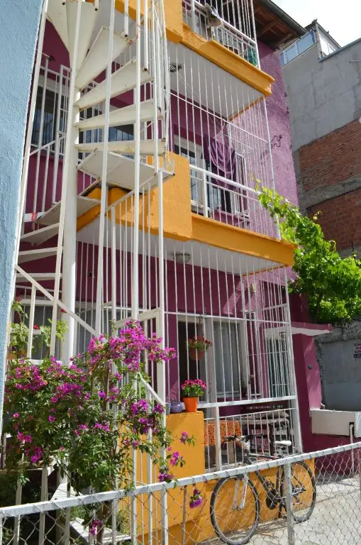 Измир: Shantihome Hostel