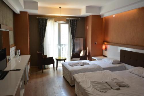 Чатак: Mirava River Suites Hotel