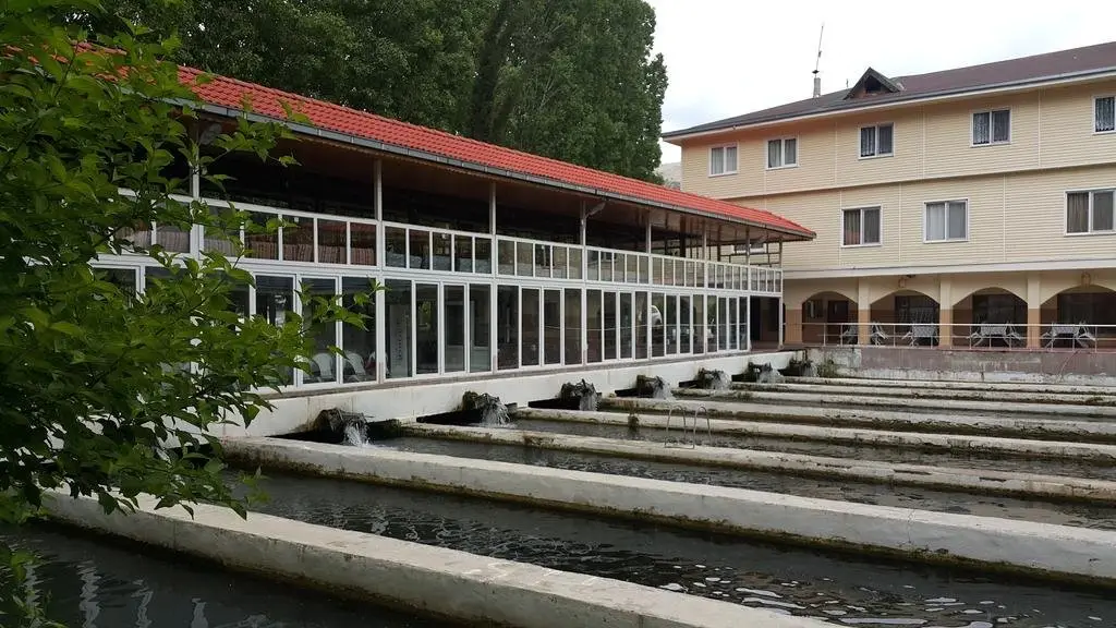 Испарта: Alanlar Alabalik ve Otel