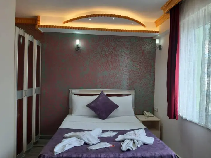 Алтынолук: Gür Hotel