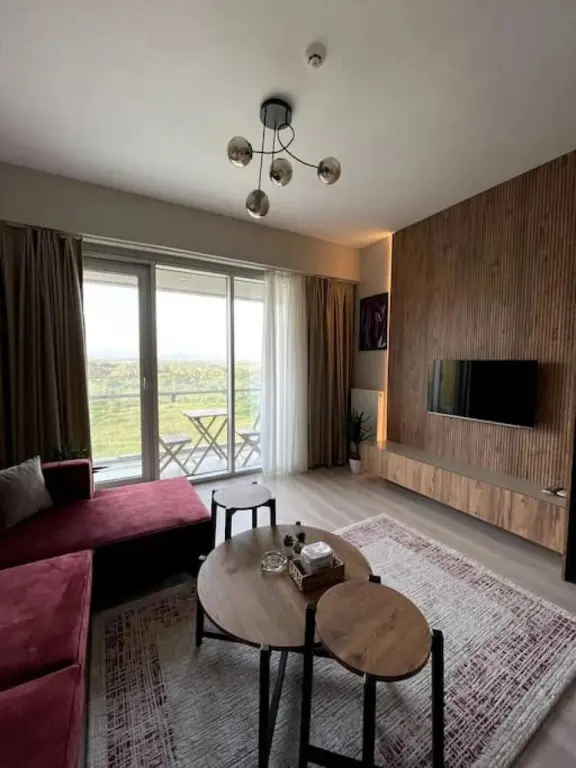 Стамбул: Modern 1 1 Apartment w Terrace Near Mail of IST