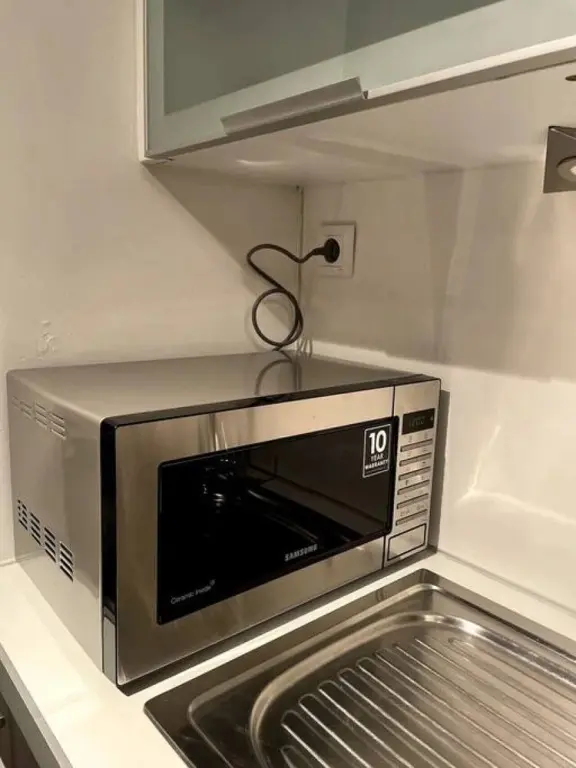 Стамбул: Modern 1 1 Apartment w Terrace Near Mail of IST