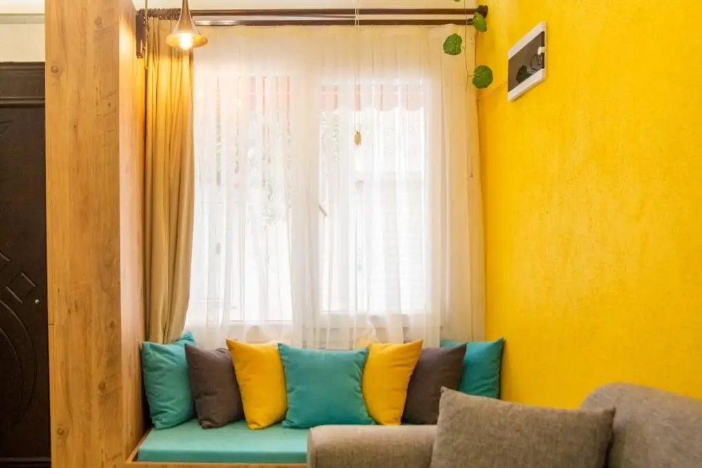 Измир: Central and Colorful Studio Flat in Alsancak