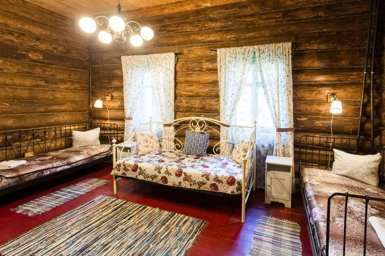 Кострома: Парк-отель Берендеевка