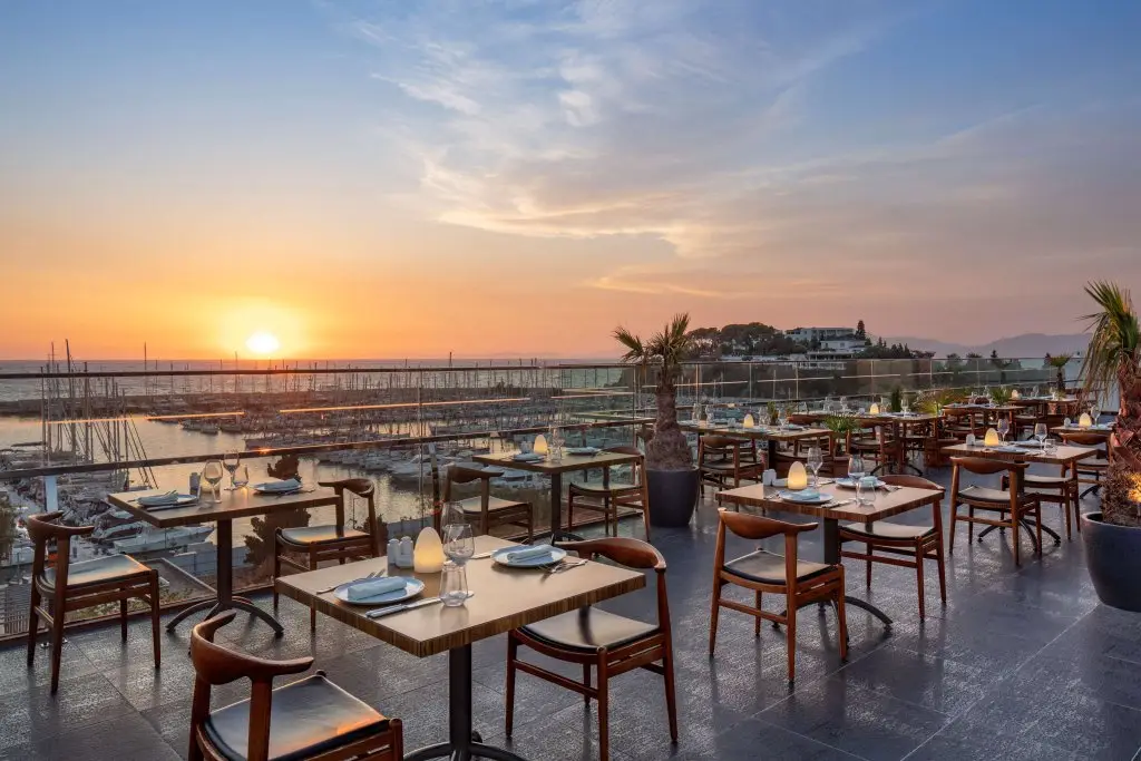 Кушадасы: Doubletree By Hilton Kusadasi - Special Class