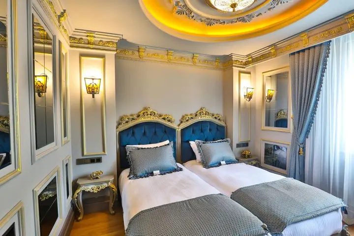 Йомра: Real King Suit Otel