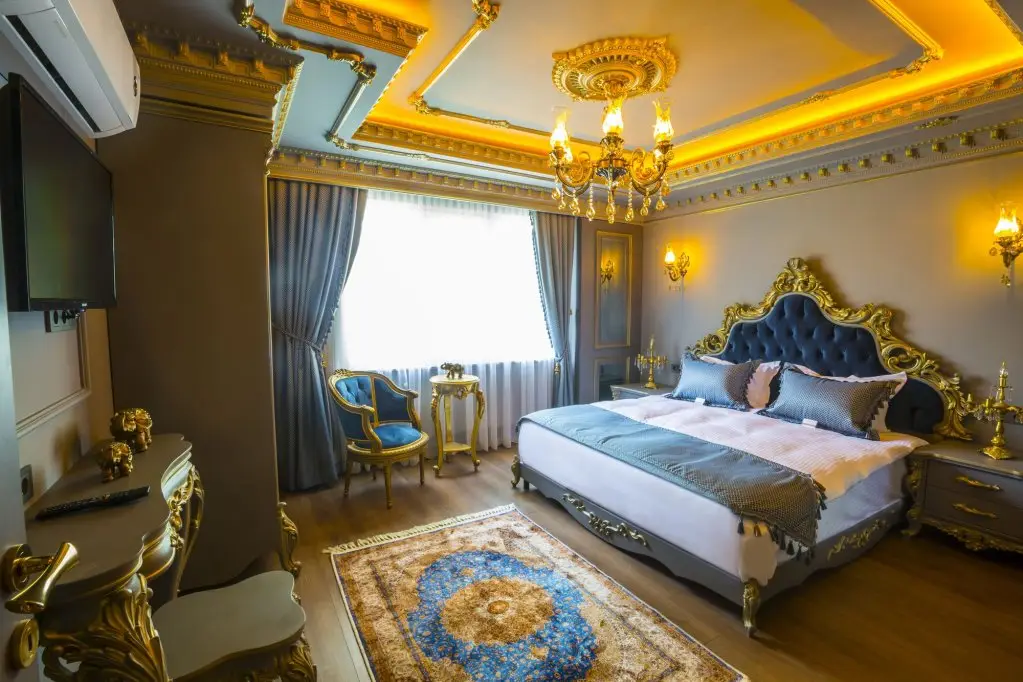 Йомра: Real King Suit Otel