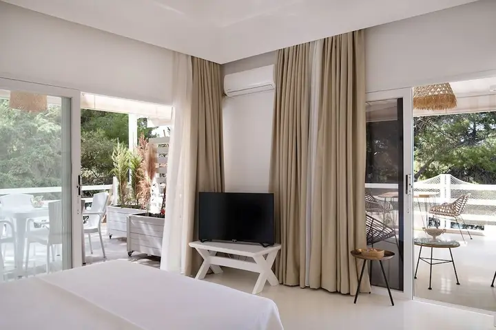 Чешме: Yaso's Suites