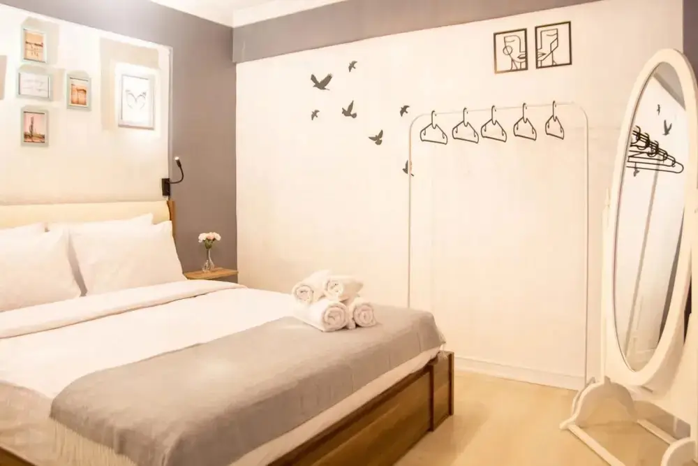 Измир: Flat Near Coast With Shared Terrace in Karsiyaka