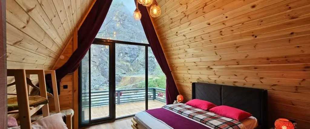 Ардешен: Zayna Bungalov