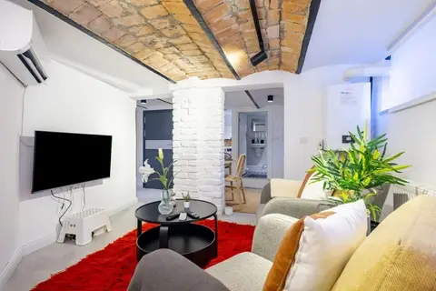 Vibrant Flat 5 Minutes Walk to Istiklal in Beyoglu — фото 1