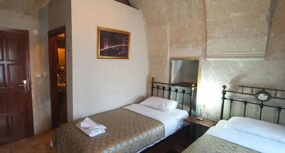 Blue Moon Cave Hotel — фото 1