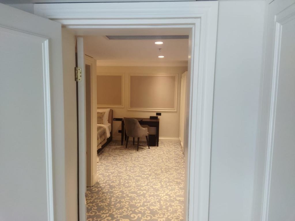 Стамбул: Dekalb Hotel