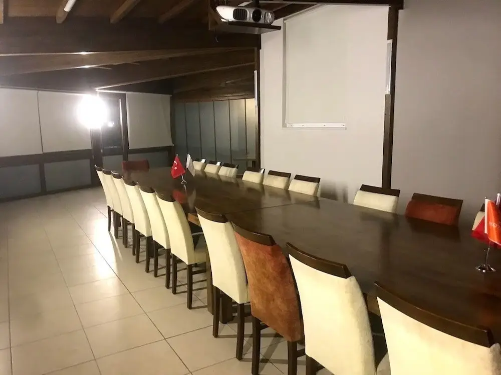Гузеляли: Kum Hotel