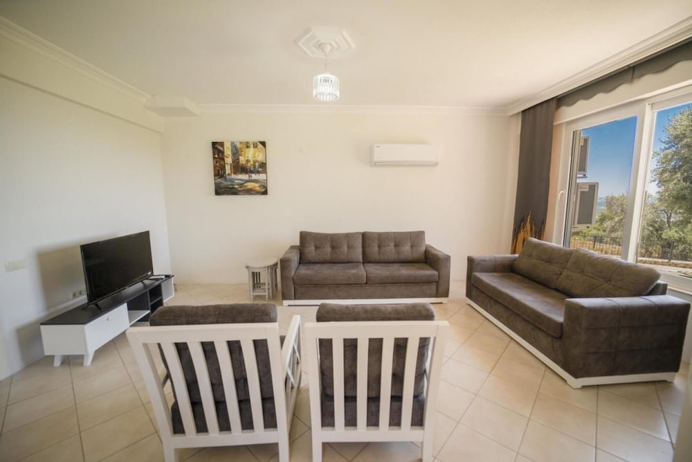 Карадере: Villa With Shared Pool and Sea View in Seydikemer