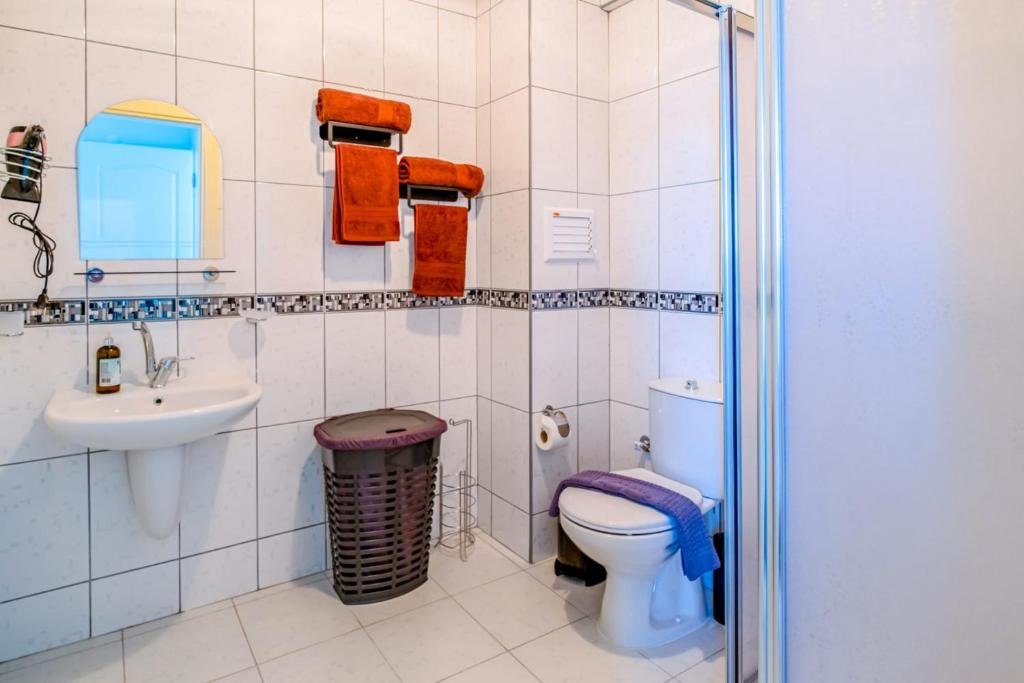 Карадере: Villa with Shared Pool and Jacuzzi in Seydikemer