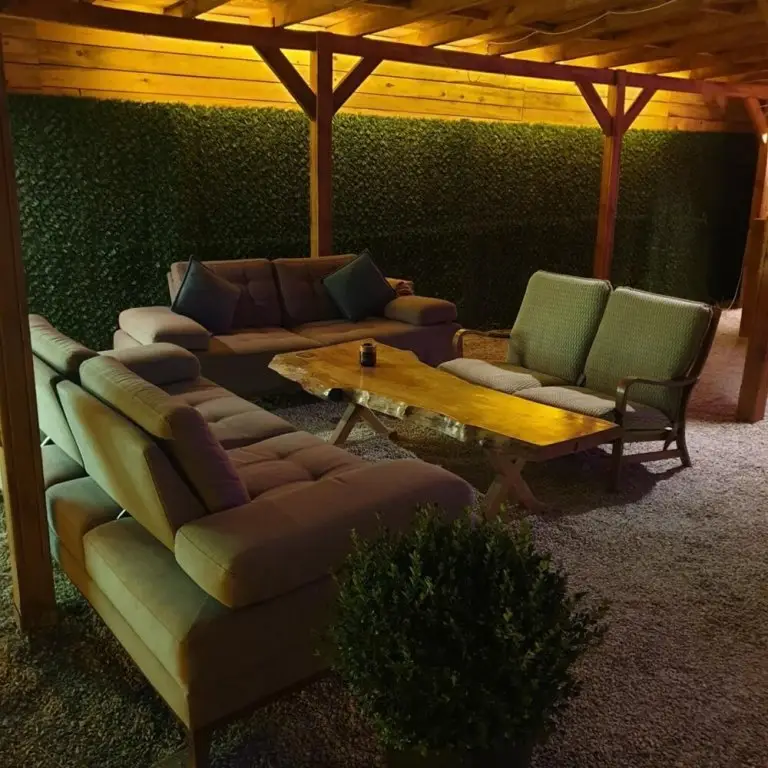 Увезпинар: Charming Bungalow with Shared Garden near Beach in Cinarcik, Yalova