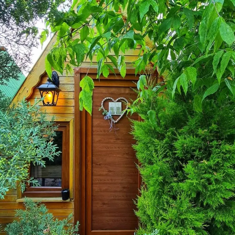 Увезпинар: Charming Bungalow with Shared Garden near Beach in Cinarcik, Yalova