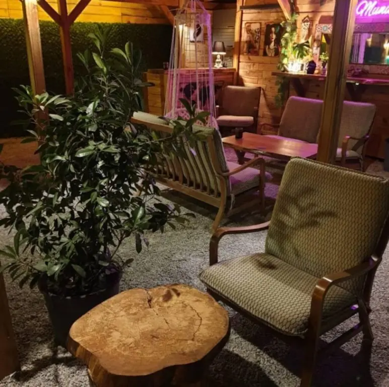 Увезпинар: Charming Bungalow with Shared Garden near Beach in Cinarcik, Yalova