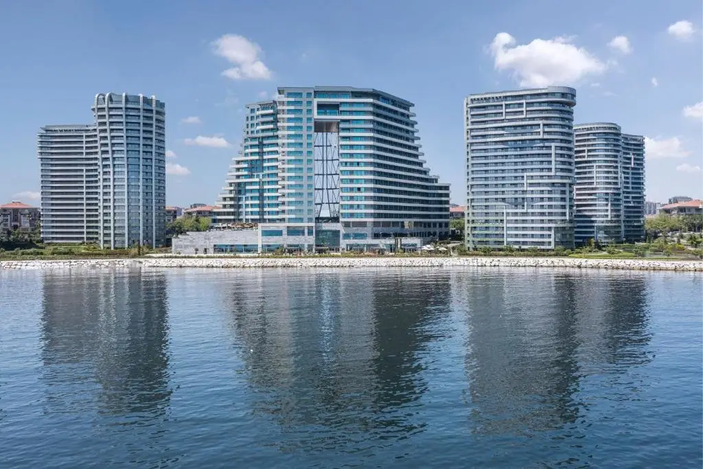 Стамбул: JW Marriott Hotel Istanbul Marmara Sea.