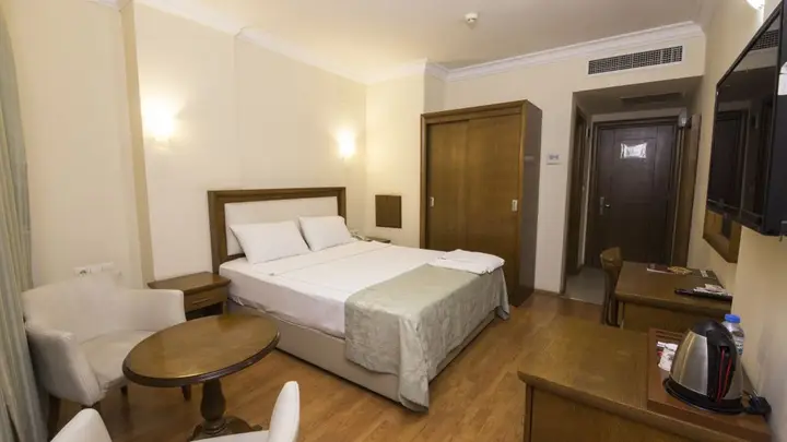 Харбия: Tarbus Hotel