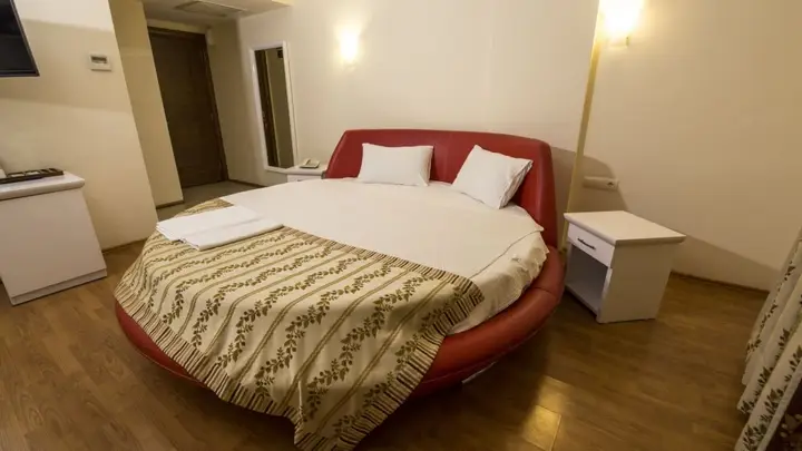 Харбия: Tarbus Hotel