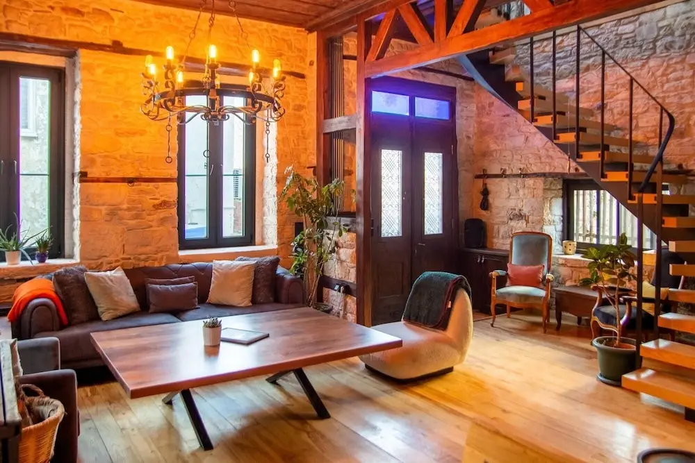 Урла: Enchanting Stone House In Urla With Backyard
