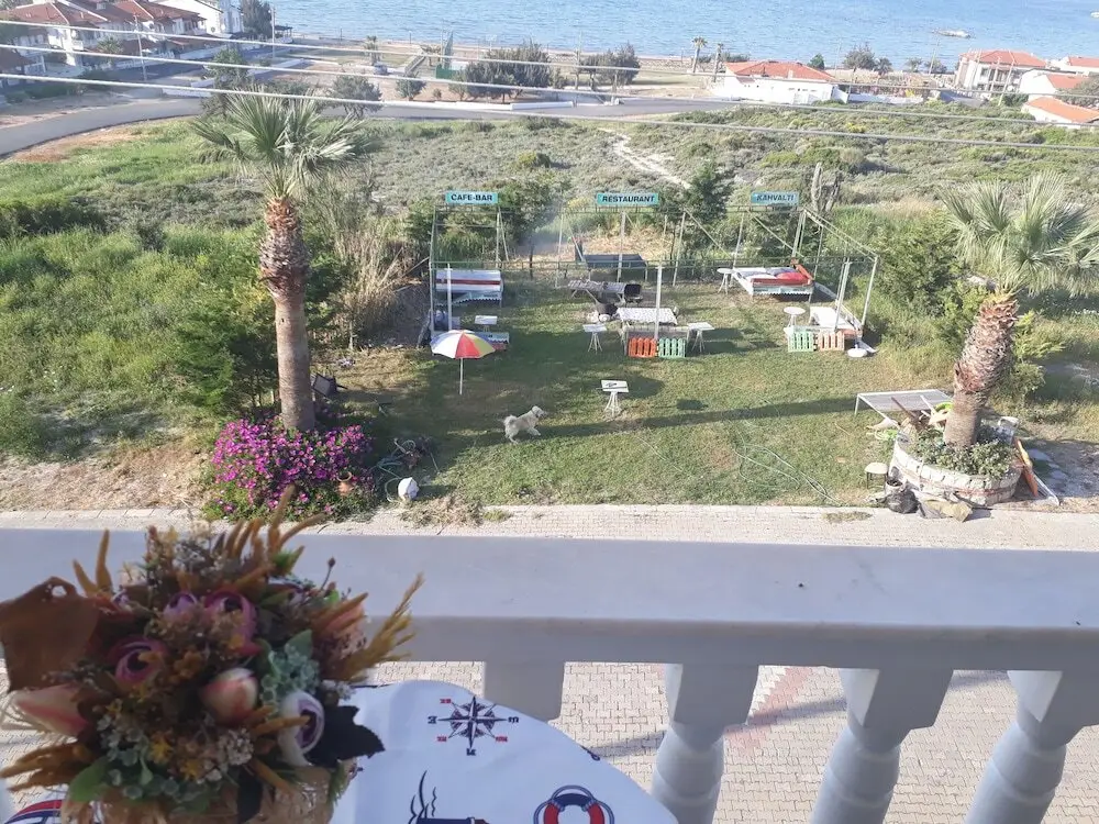 Карабурун: Deniz Otel