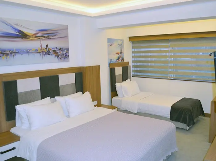 Янык: Rivada Hotel