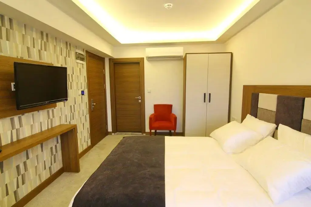 Янык: Rivada Hotel