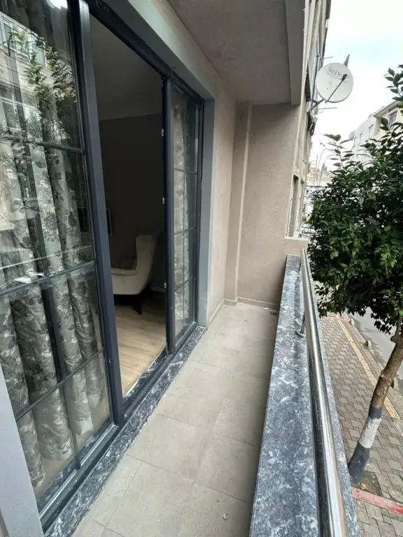 Стамбул: Lovely Apartment With Balcony in Esenler