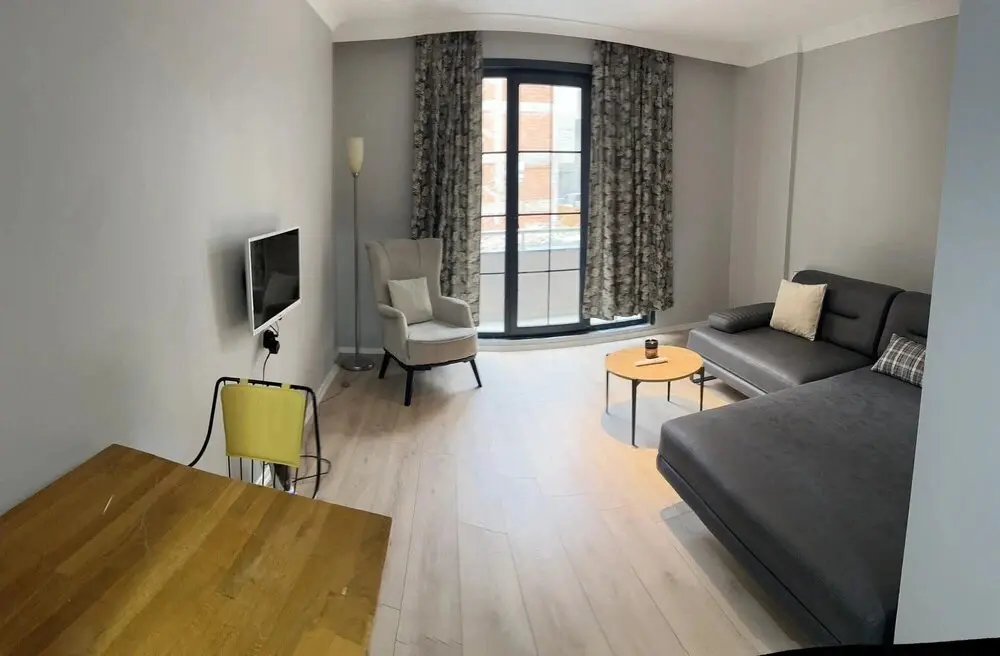 Стамбул: Lovely Apartment With Balcony in Esenler