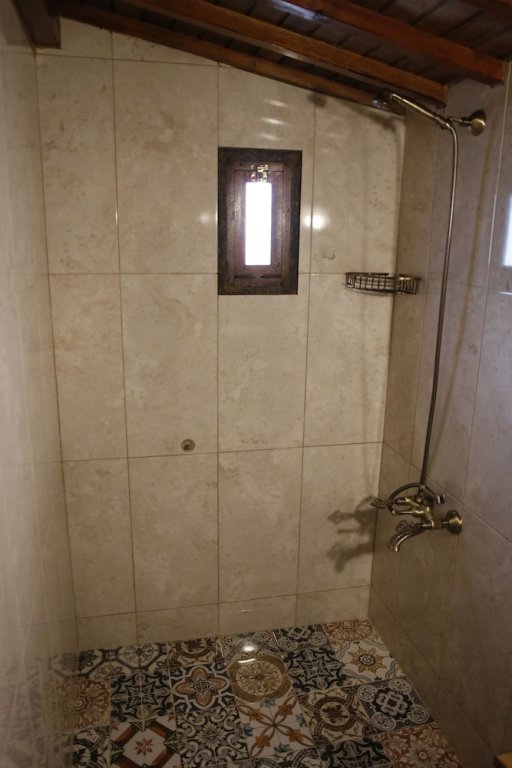 Шириндже: Shiraz Hotel & Restaurant
