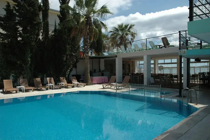 Тургутрейс: Cemre Hotel