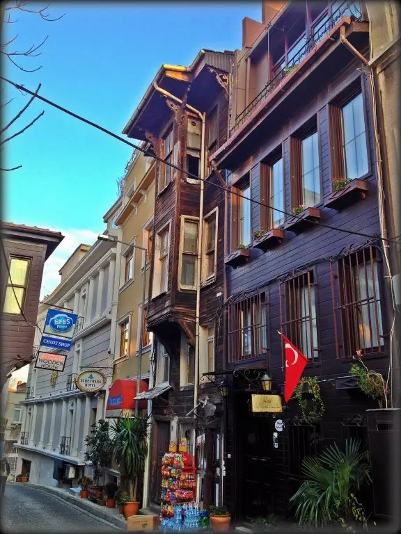 Стамбул: Отель Naz Wooden House Inn