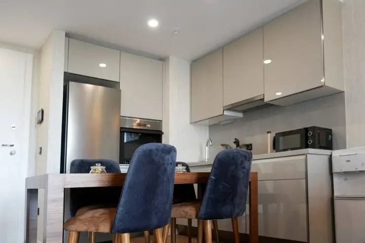 Стамбул: Lovely 1+1 Apartment w/Terrace near MaIl of IST