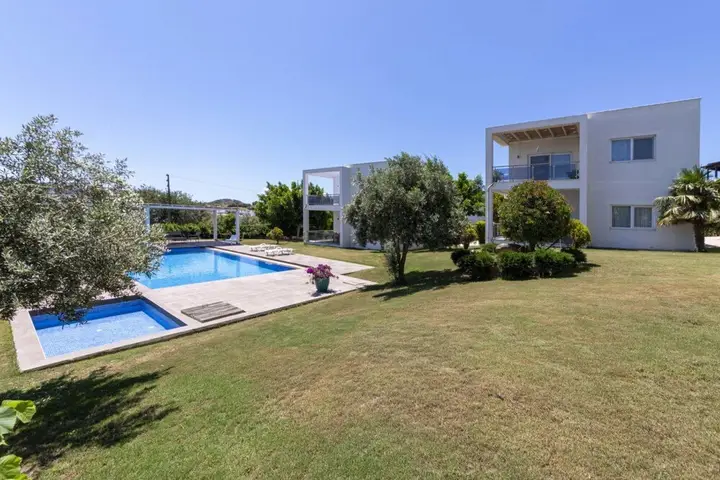 Гюмюшлюк: Captivating House With Shared Pool in Bodrum